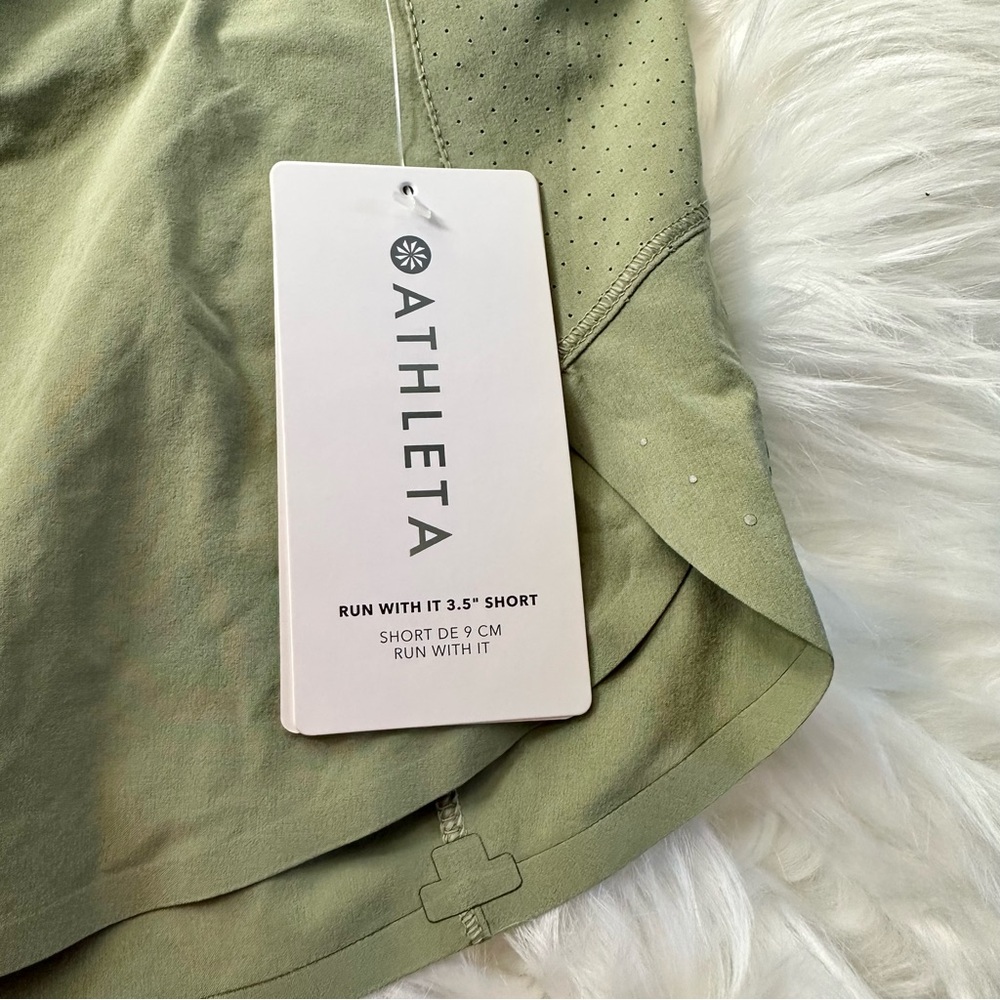 NWT Athleta Run with It 3.5” Short Size Large - Picture 3 of 5